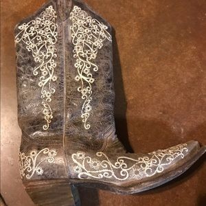Women’s Corral Vintage Boots size 9.5